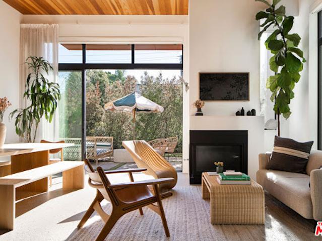 Apartment for sale in Santa Monica, California