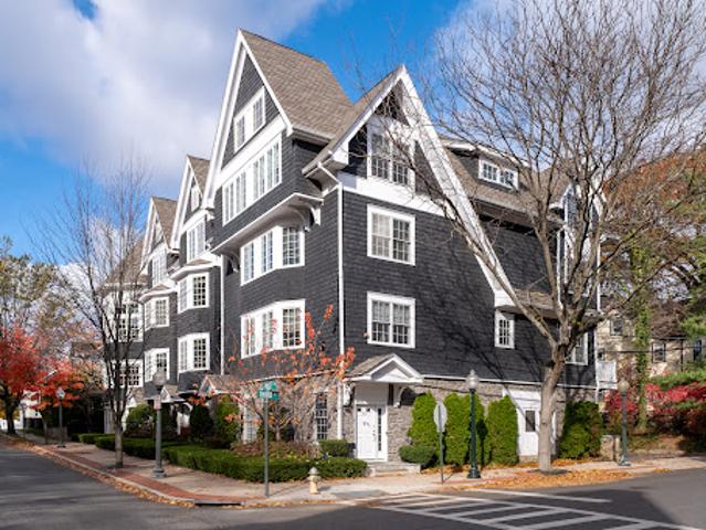 Apartment for sale in Pelham, New York