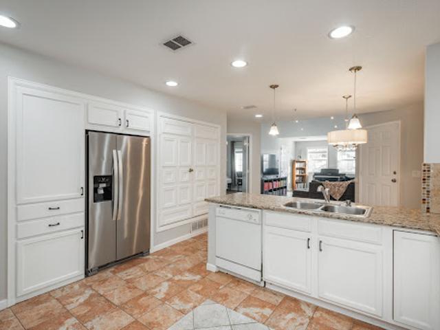Apartment for sale in Aurora Apartment for sale in Aurora