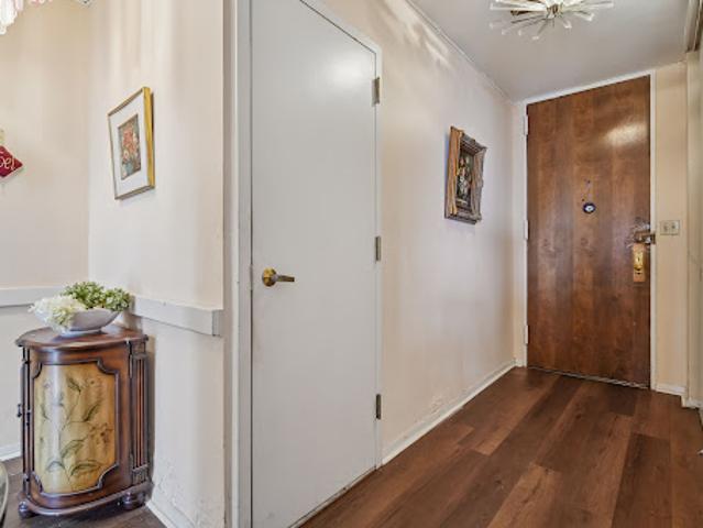 Apartment for sale in Fort Lee, New Jersey