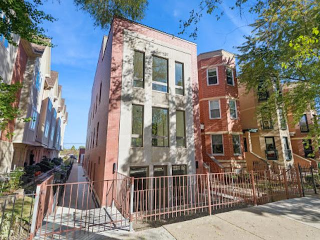 Apartment for sale in Chicago, Illinois