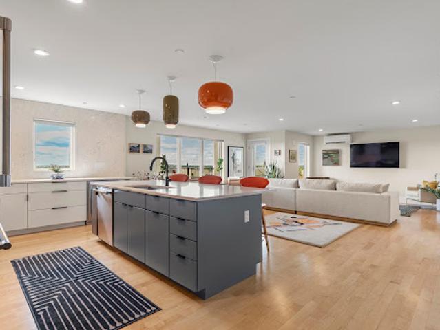 Apartment for sale in Peaks Island, Maine