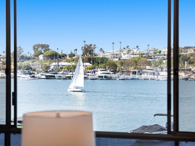 Apartment for sale in Corona Del Mar, California