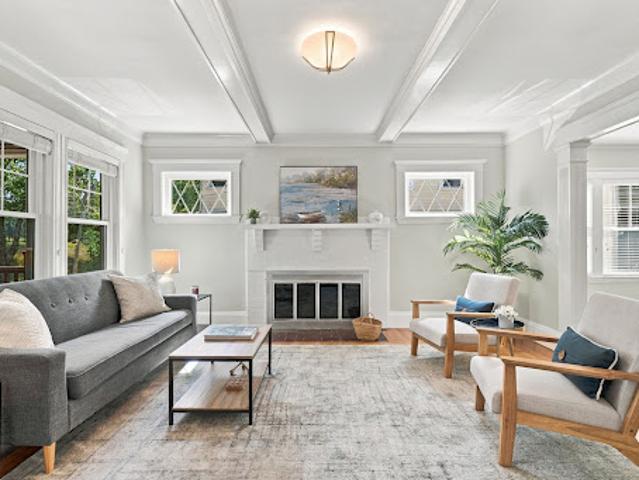Apartment for sale in Belmont, Middlesex County