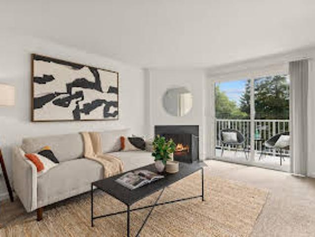 Apartment for sale in Redmond Apartment for sale in Redmond