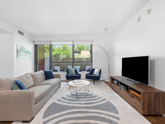 Apartment for sale in Canoga Park, California