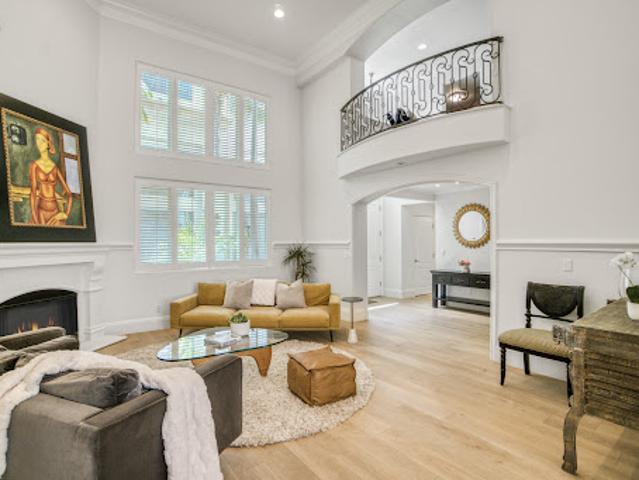 Apartment for sale in Los Angeles