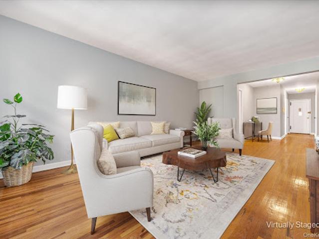 Apartment for sale in Arverne, New York
