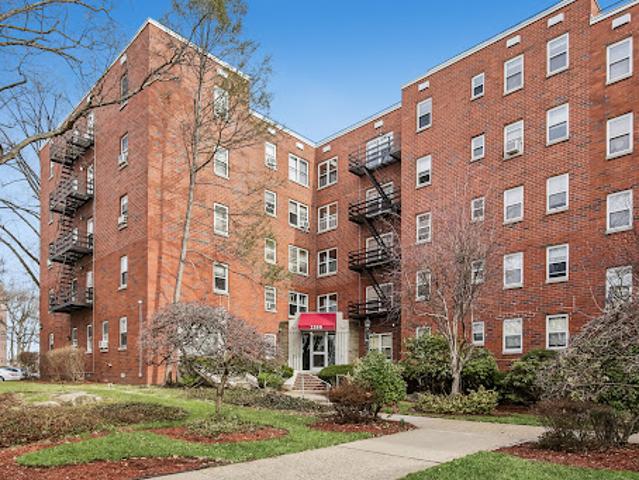 Apartment for sale in Fort Lee, New Jersey