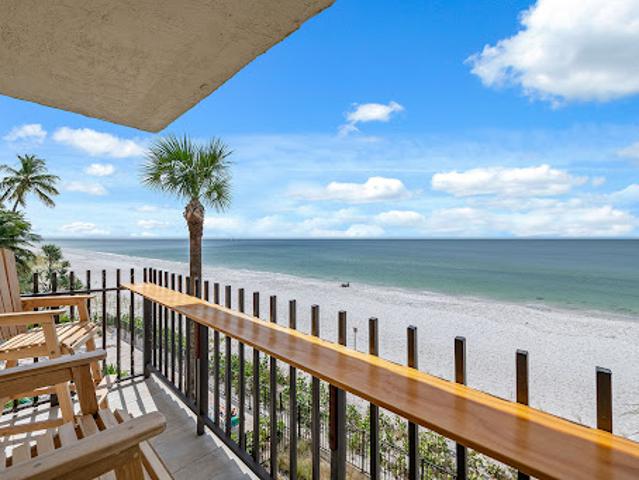 Apartment for sale in Naples, Florida