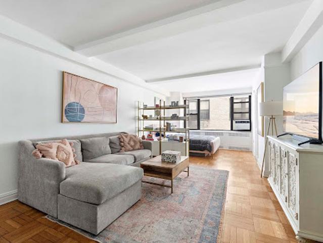 Apartment for sale in Arverne, New York