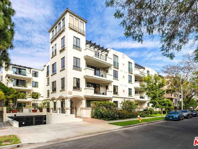 Apartment for sale in Canoga Park, California