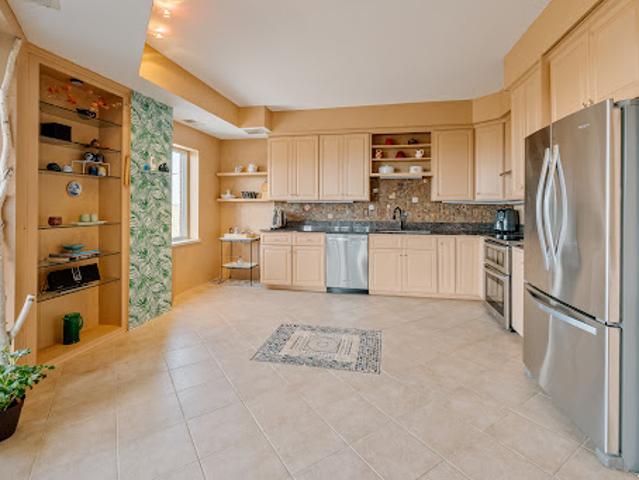 Apartment for sale in Hennepin, Minnesota