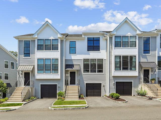 Apartment for sale in Danbury, Connecticut