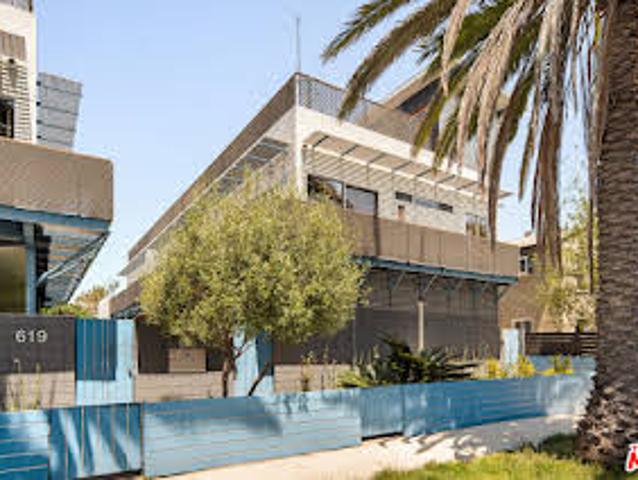 Apartment for sale in Los Angeles Apartment for sale in Los Angeles