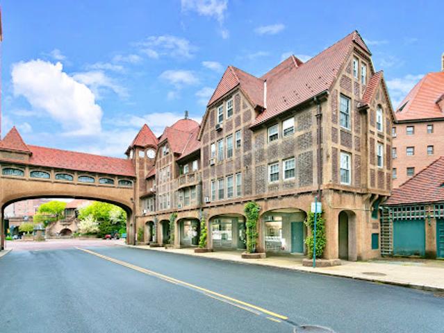 Apartment for sale in Queens, Arverne