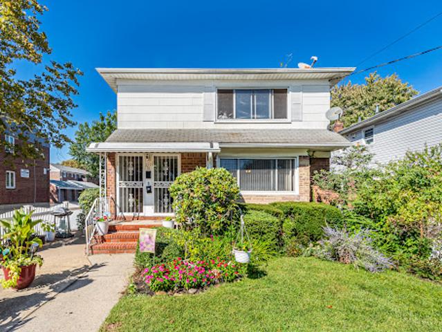 Apartment for sale in Arverne, New York