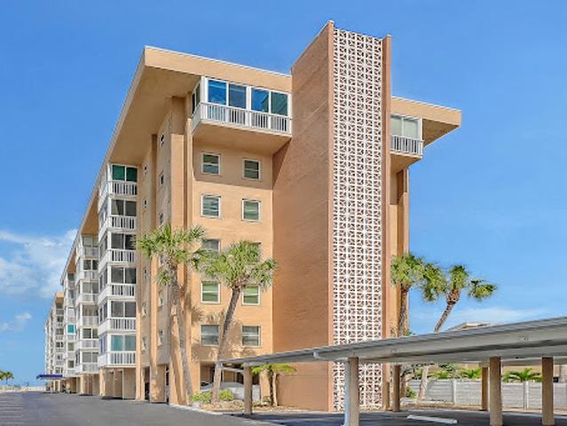 Apartment for sale in Canoga Park, California