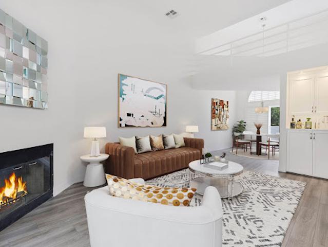Apartment for sale in Canoga Park, California
