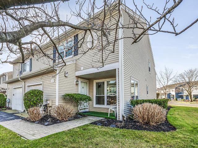 Apartment for sale in Island Park