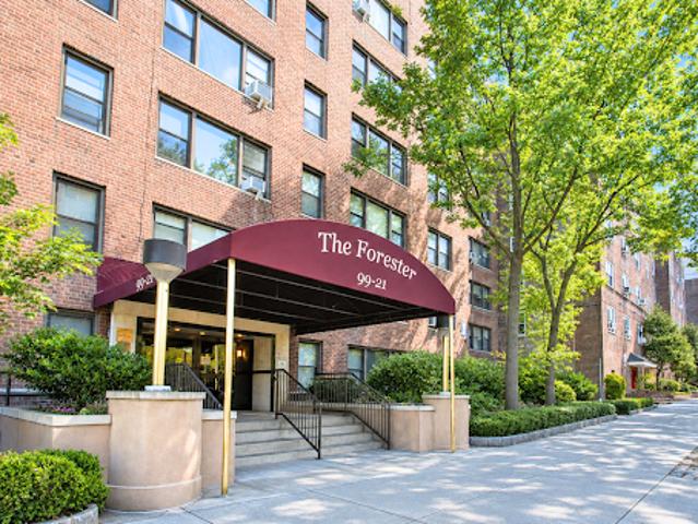 Apartment for sale in Queens, Arverne
