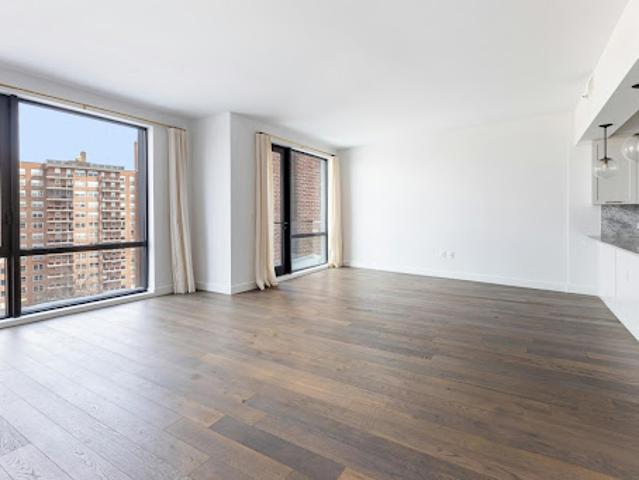 Apartment for sale in Queens, Arverne