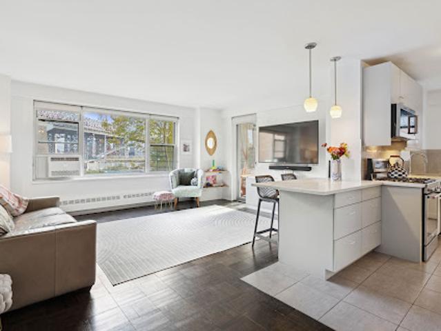 Apartment for sale in Arverne, New York