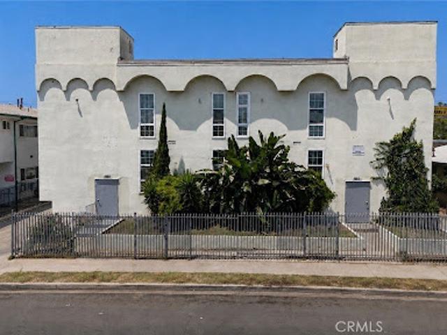 Apartment for sale in Canoga Park, California