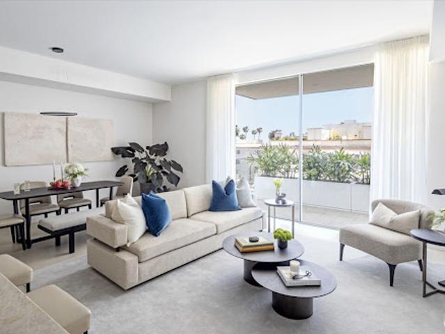 Apartment for sale in Beverly Hills, California