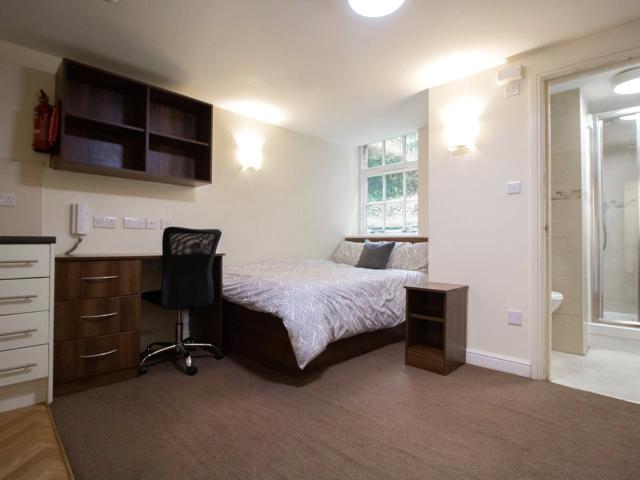 Apartment for rent in Woodhouse, West Yorkshire