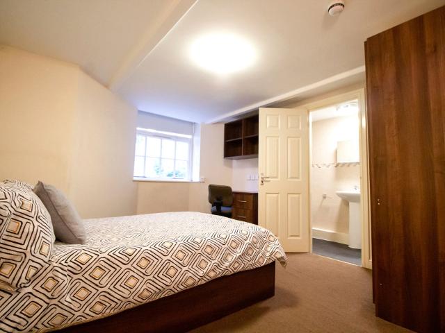 Apartment for rent in Woodhouse, West Yorkshire