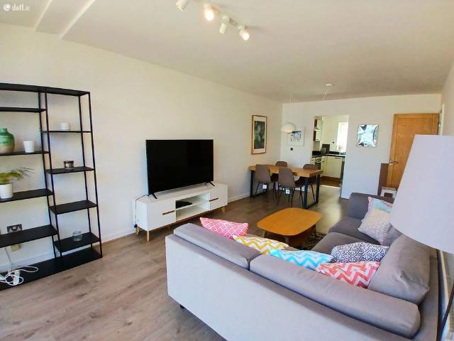 Apartment to rent in Bluebell, North Tipperary
