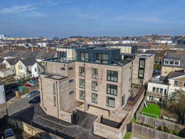 Apartment for rent in Penarth Marina, Penarth