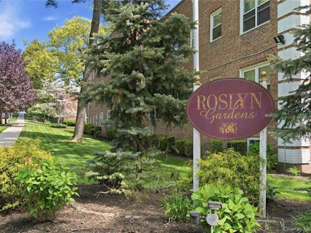 Apartment for sale in Nassau, New York