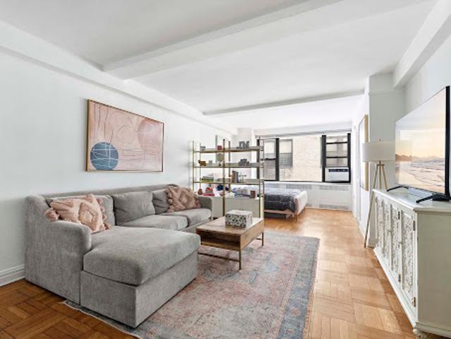 Apartment for sale in Arverne, New York