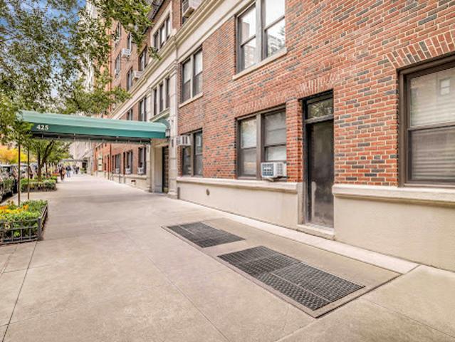 Apartment for sale in Arverne, New York