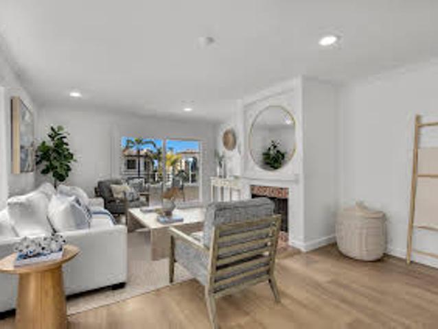 Apartment for sale in Redondo Beach