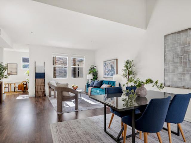Apartment for sale in Santa Ana, California
