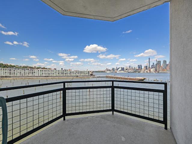 Apartment for sale in Hudson, New Jersey