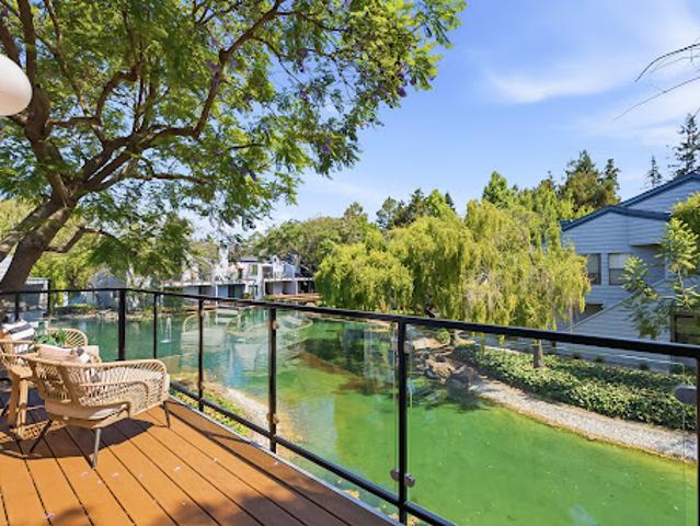 Apartment for sale in Mountain View, California