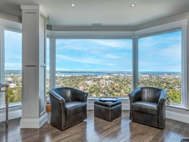 Apartment for sale in Ancaster, Ontario