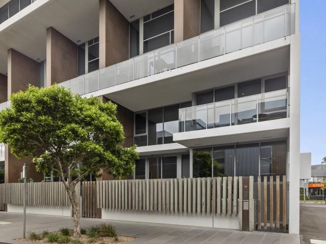 Apartment for rent in Batman's Hill, Melbourne