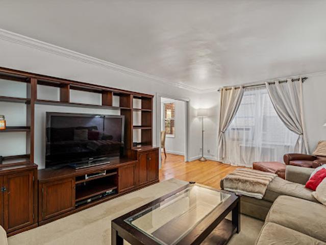 Apartment for sale in Queens, Arverne