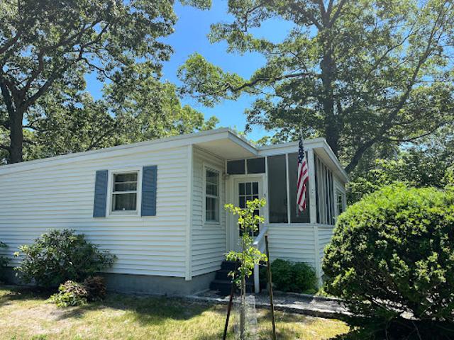 Apartment for sale in Hampton Bays