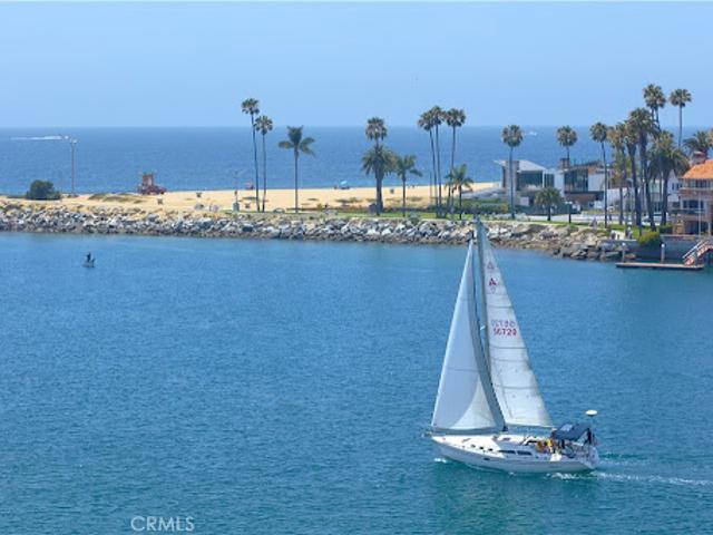 Apartment for sale in Corona Del Mar, California