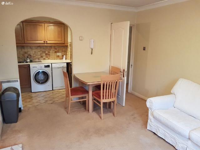 Apartment to rent in Bluebell, North Tipperary