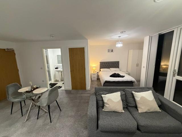 Studio for rent in Blackfriars, Salford