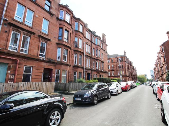 Apartment for rent in Thornwood, Glasgow