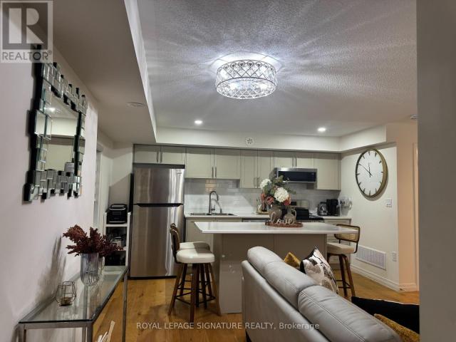 Apartment for rent in Lakebreeze East, Clarington