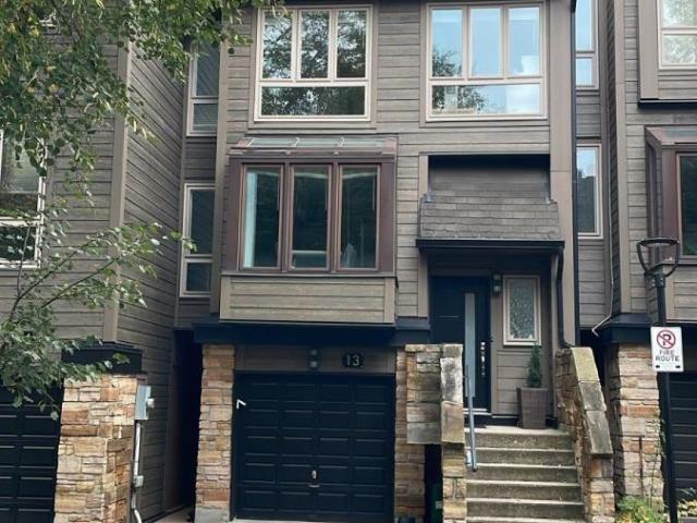 Apartment for rent in Castle Green, Oakville
